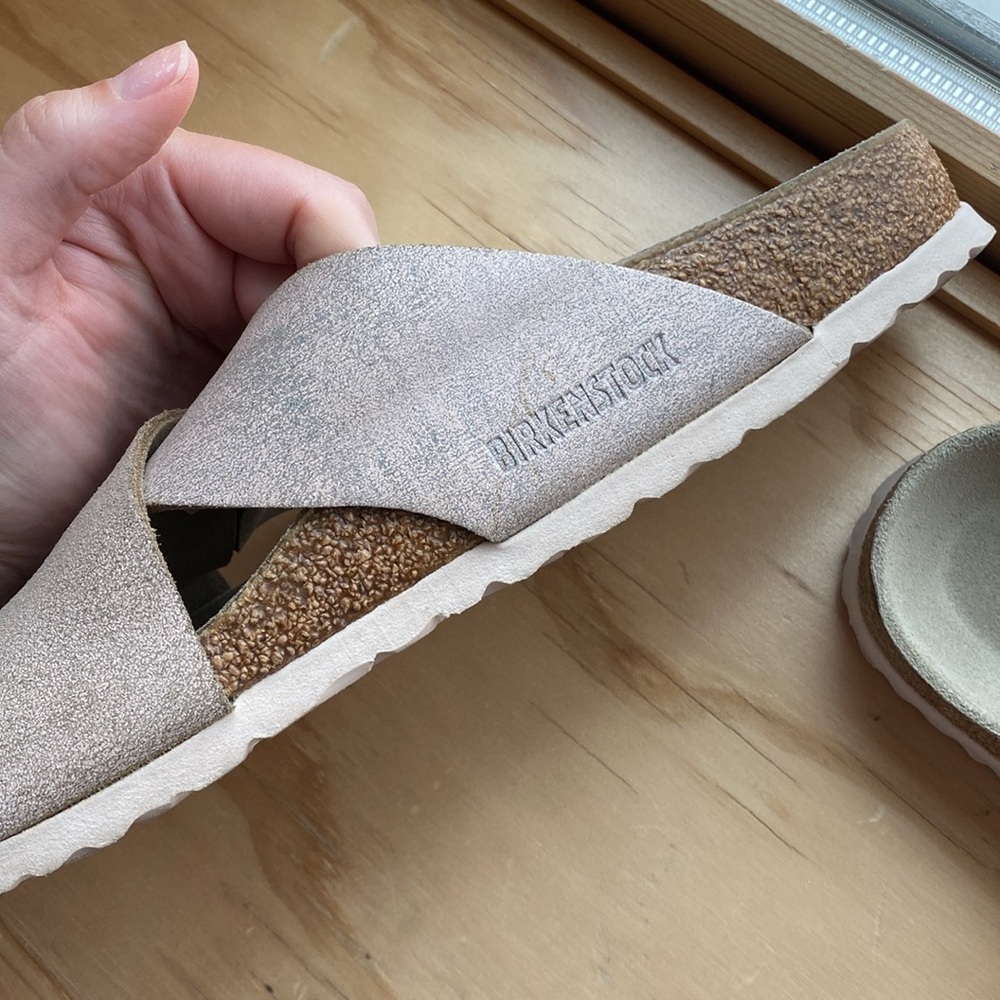 Birkenstock Siena Big Buckle Sandal EU39/US 8 in Shimmery Gold/Tan - Picture 13 of 15